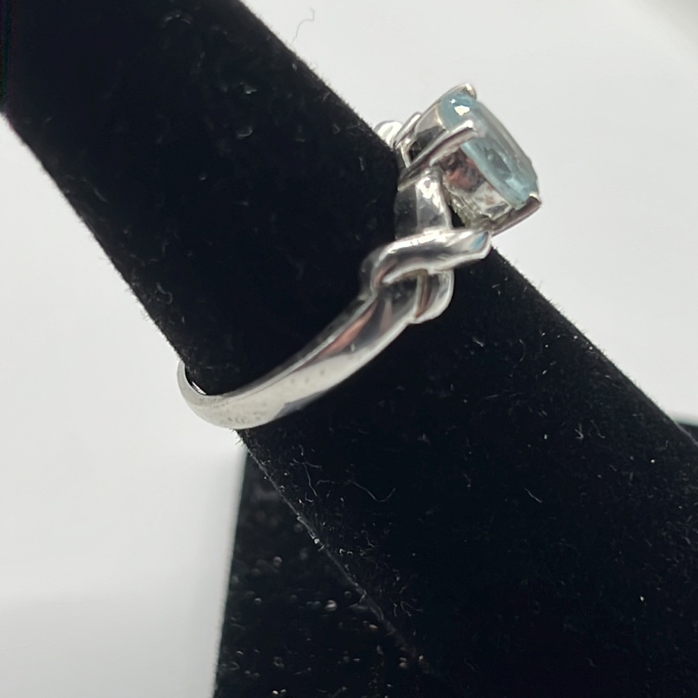 STERLING SILVER AND BLUE TOPAZ RING SIZE 6.5 - Picture 3 of 9